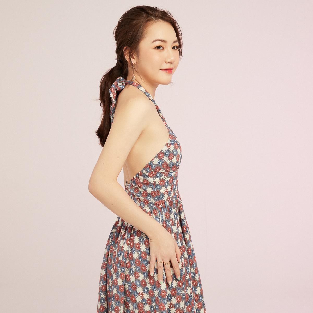 [NHẬP MÃ NOVFALAZSOCIAL02 GIẢM 40K ĐƠN 199K  ] Đầm yếm Maybi cutout dáng xòe