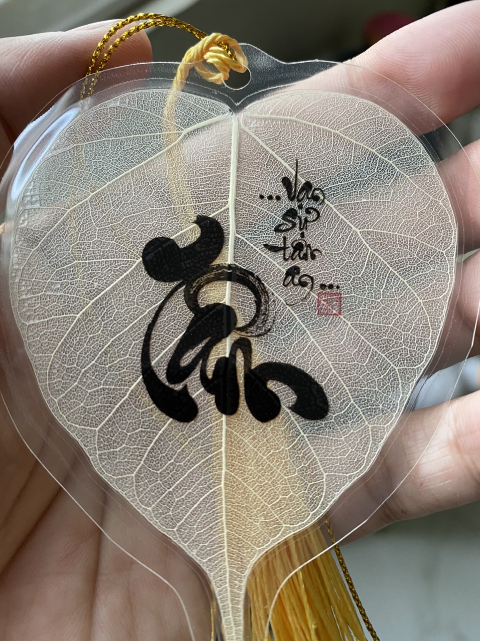 Lá bồ đề in chữ TÂM - VẠN SỰ TÂM AN