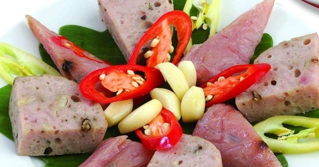 Nem chua (14 cái/xâu) - Đặc sản Nha Trang