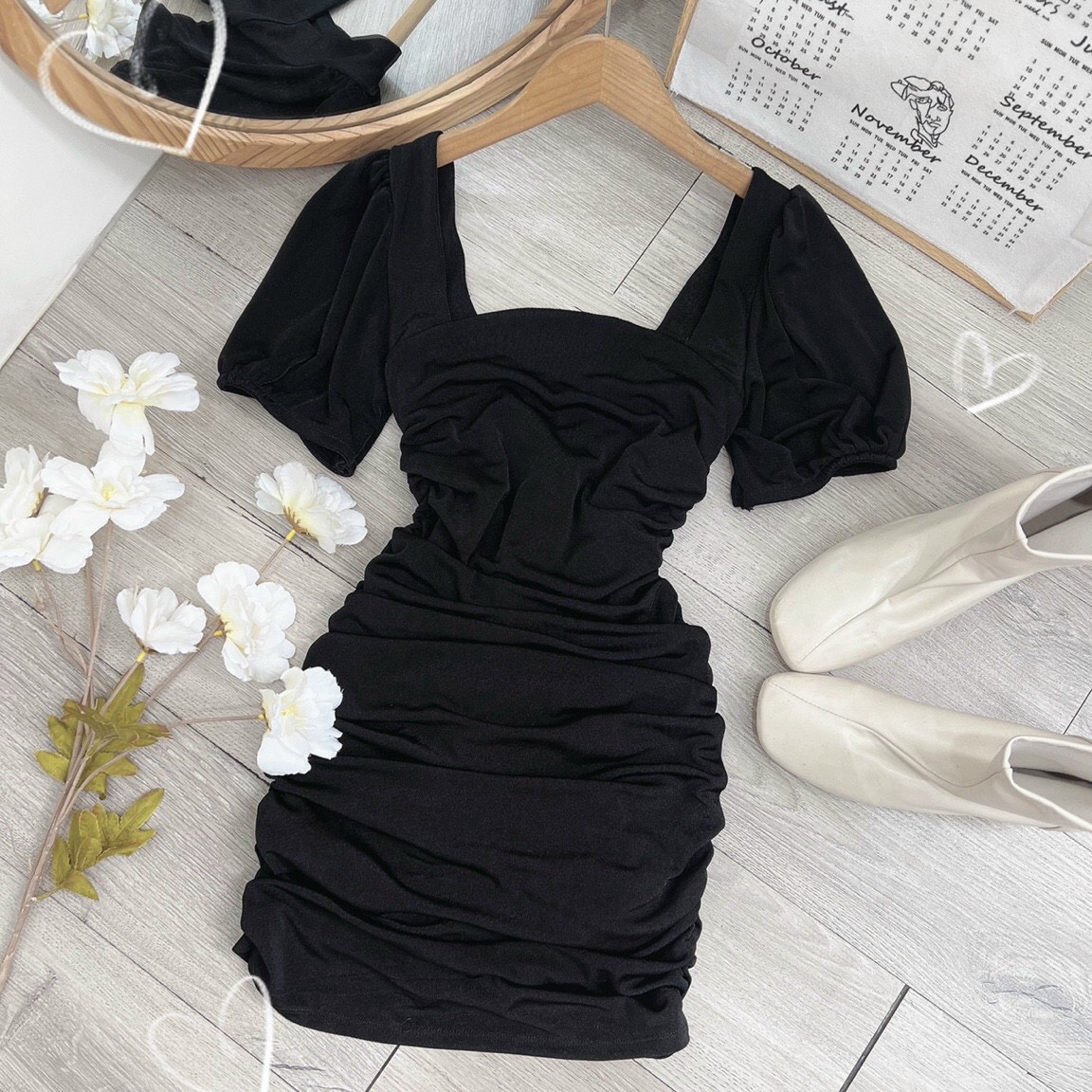 Đầm body nhún cổ U