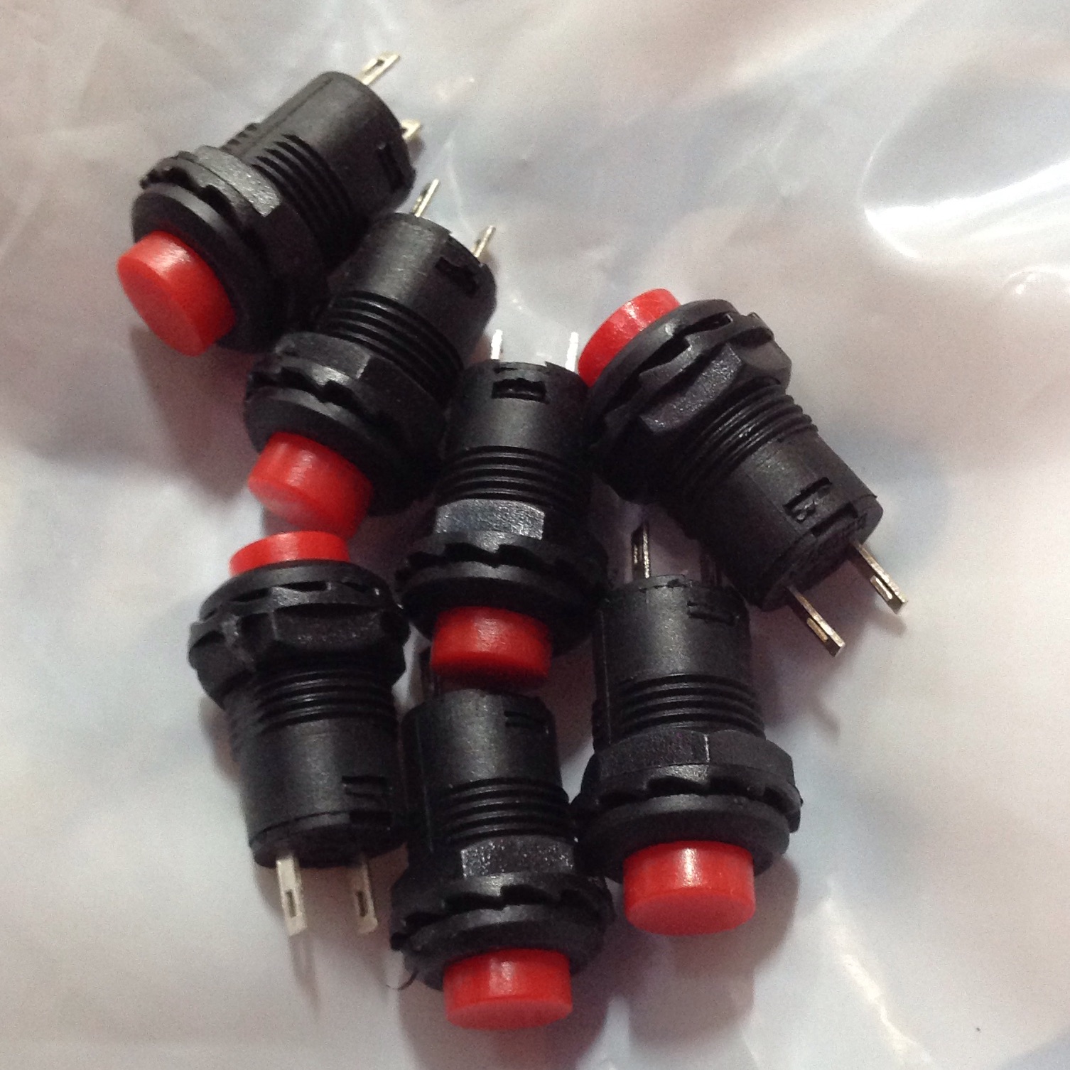 10 công tắc nhấn giữ