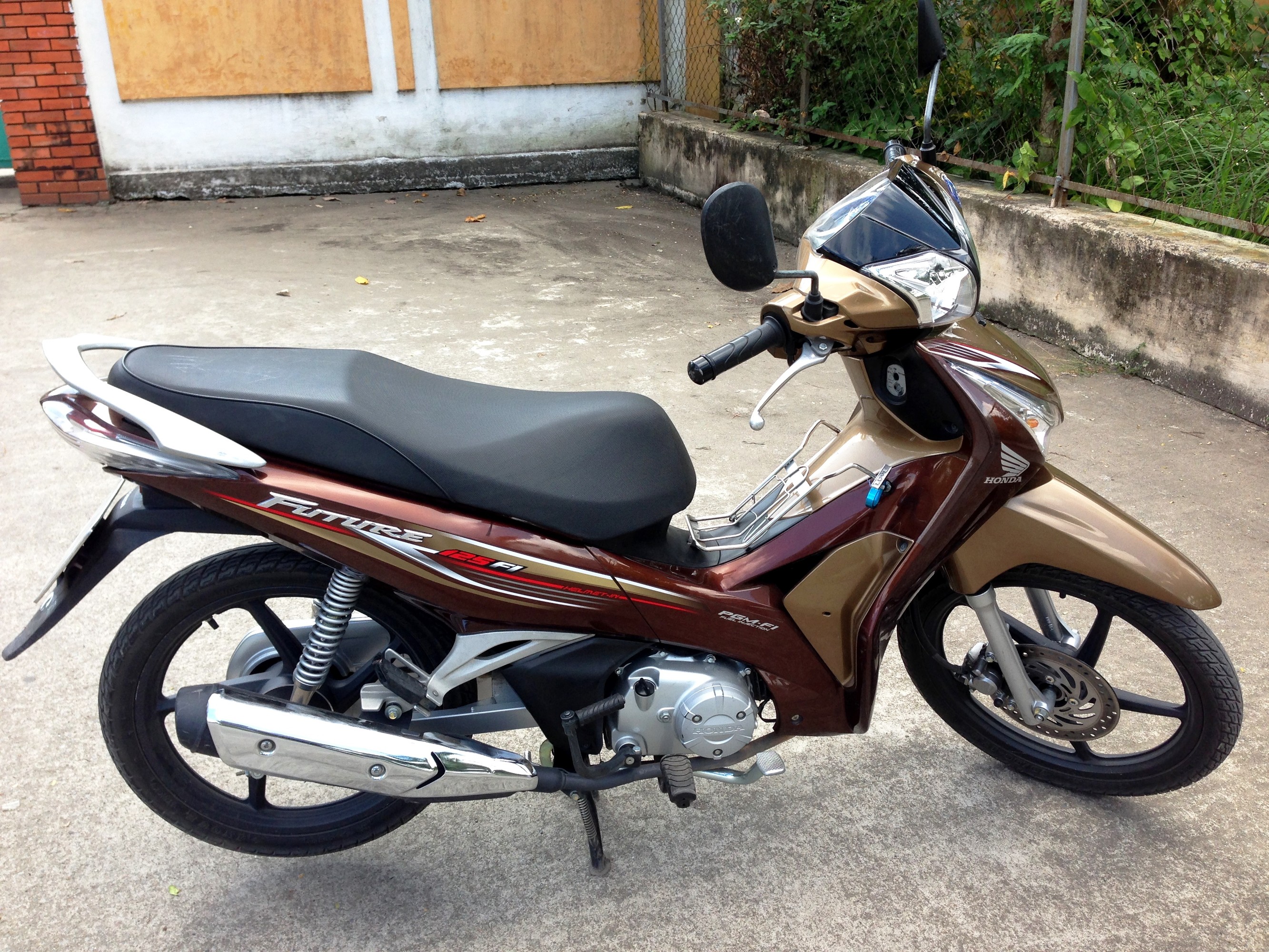 Future 125 Model Years 2012 - 2013 - 2014 - 2015 - 2016 / Fat Future Windscreen