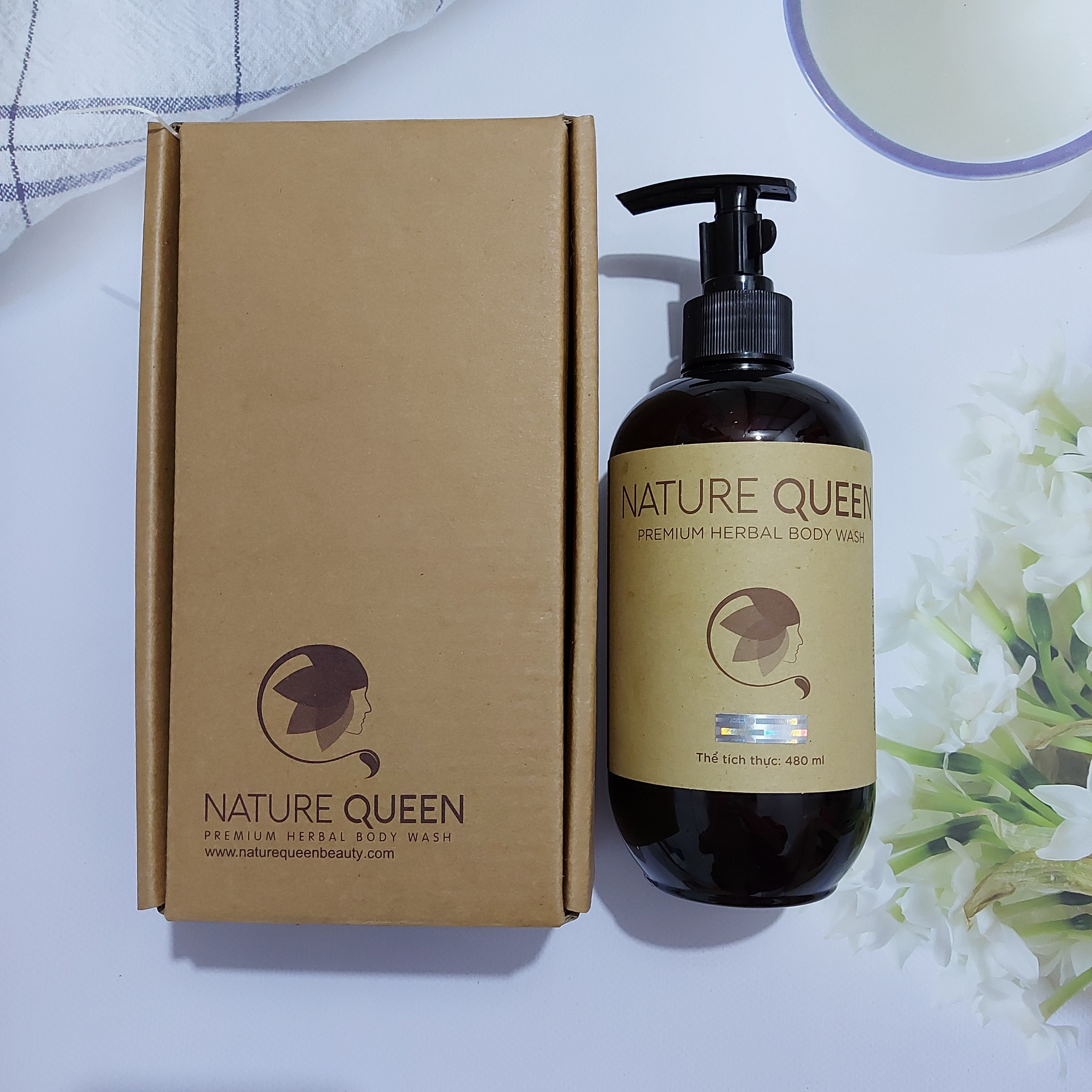 [HCM]Sữa tắm thảo dược Nature Queen - 480ml