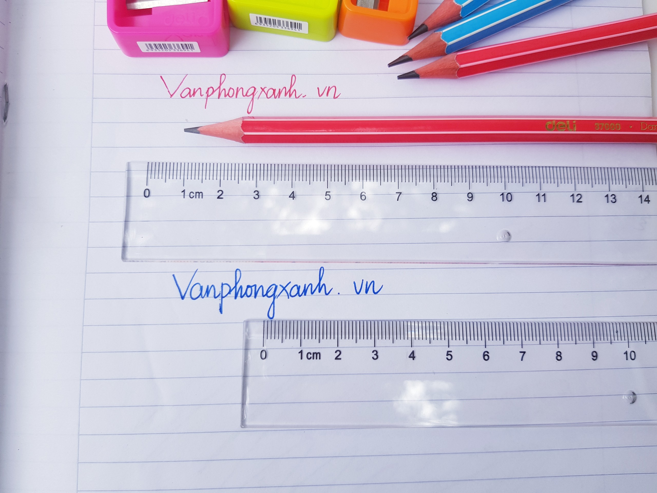 Thước kẻ 20cm Deli 6220 (Chiếc)