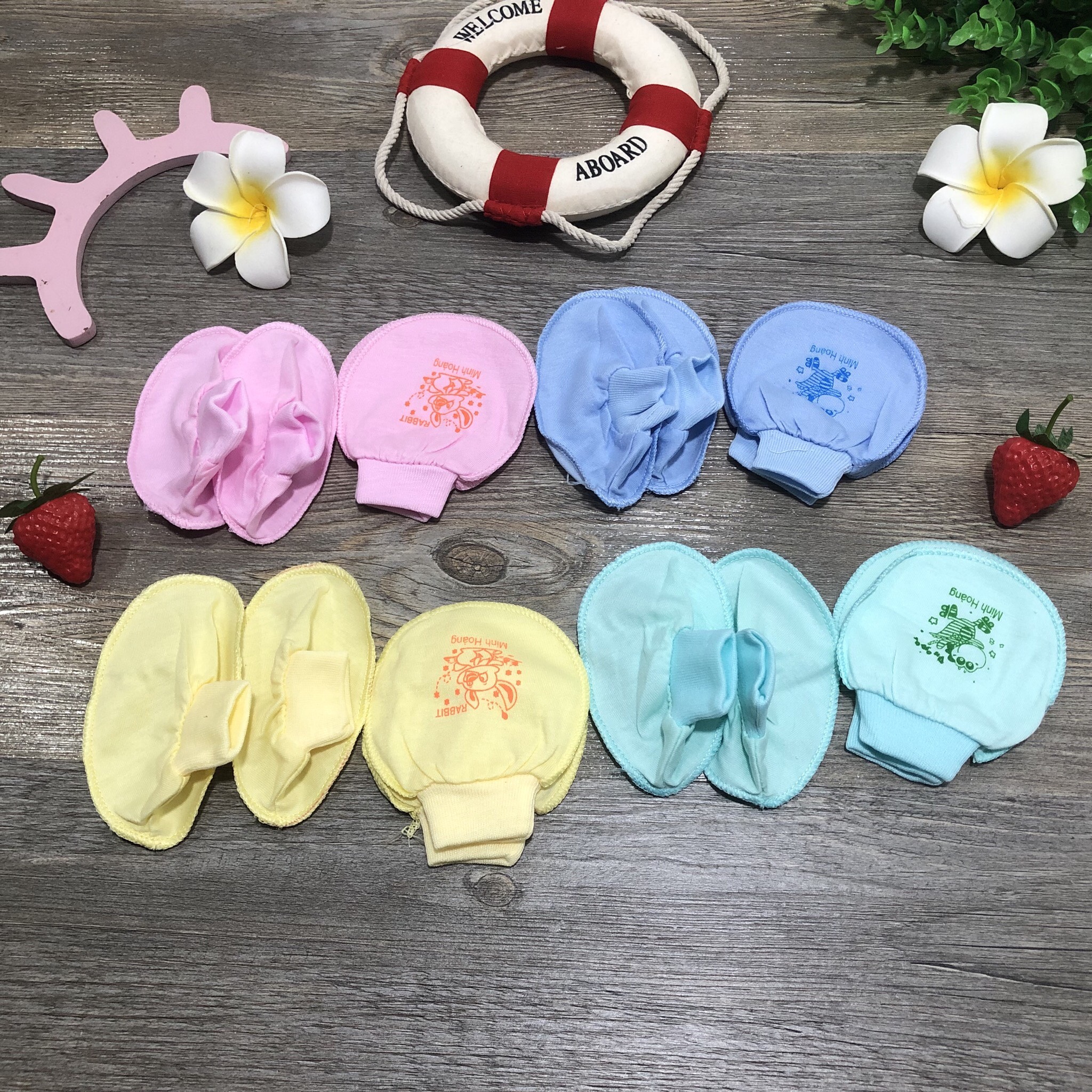 Sét bao tay,bao chân cho bé sơ sinh ( 1 sét gồm 2 găng tay và 2 bao chân )