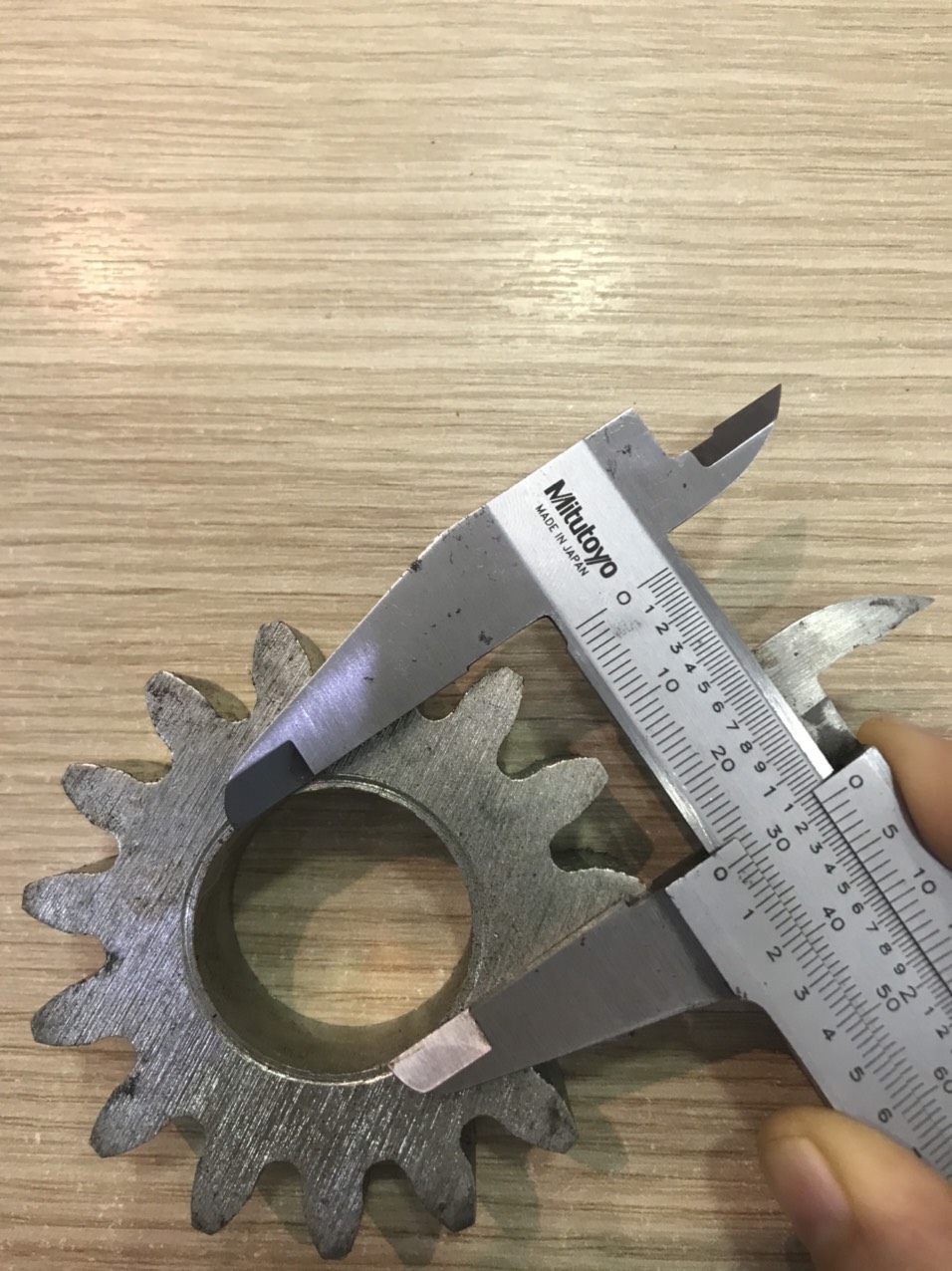 [HCM]BÁNH RĂNG NHÔNG 15 -16 RĂNG LỖ PHI 25 HOẶC 30