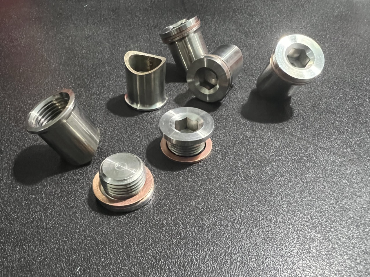 Ốc cảm biến sensor AFR chuyên dùng hàn cho cổ pô Titan và ốc sensor hàn cổ inox oxy