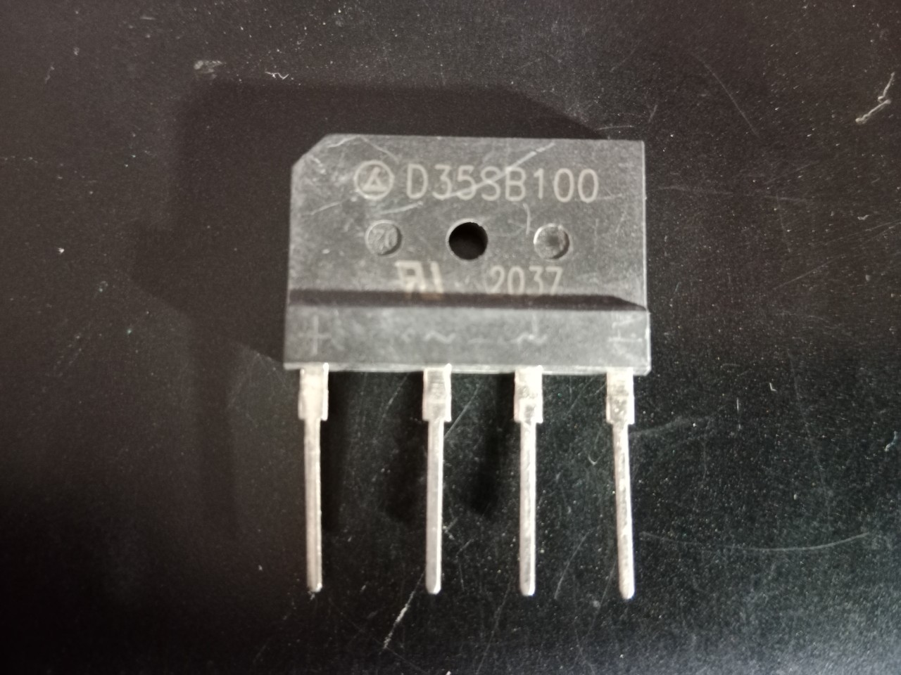 ĐI ỐT CẦU D35SB100 35A 1000V MỚI