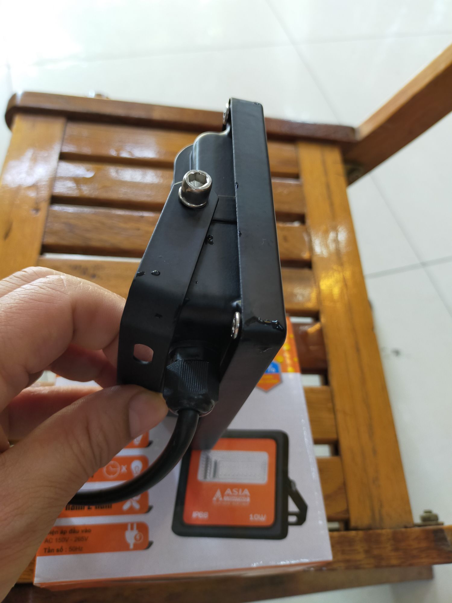 Chiếu pha Asia 10w