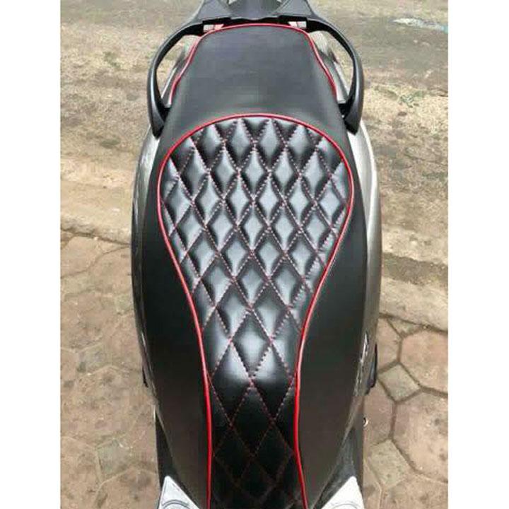 Vỏ Bọc Yên SH  hình thoi Chỉ Đỏ Có Vân