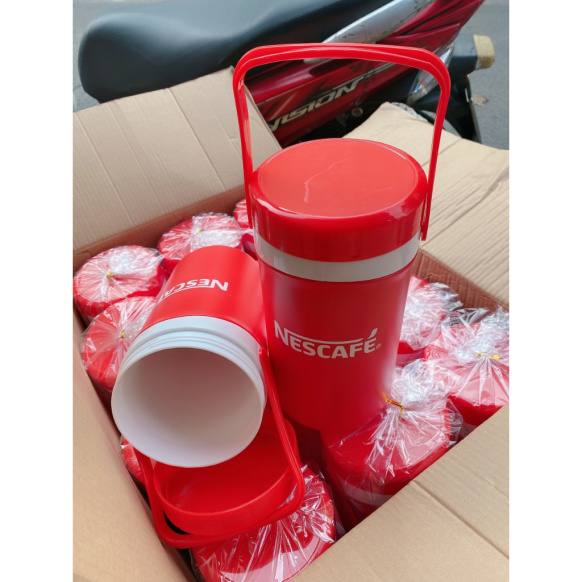 Bình Giữ Nhiệt Nestle 1,5 Lít