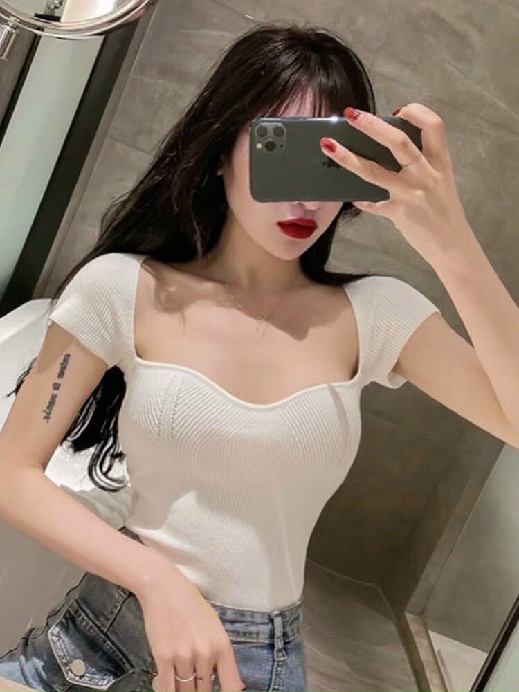 Áo len cổ vuông tay ngắn quyến rũ