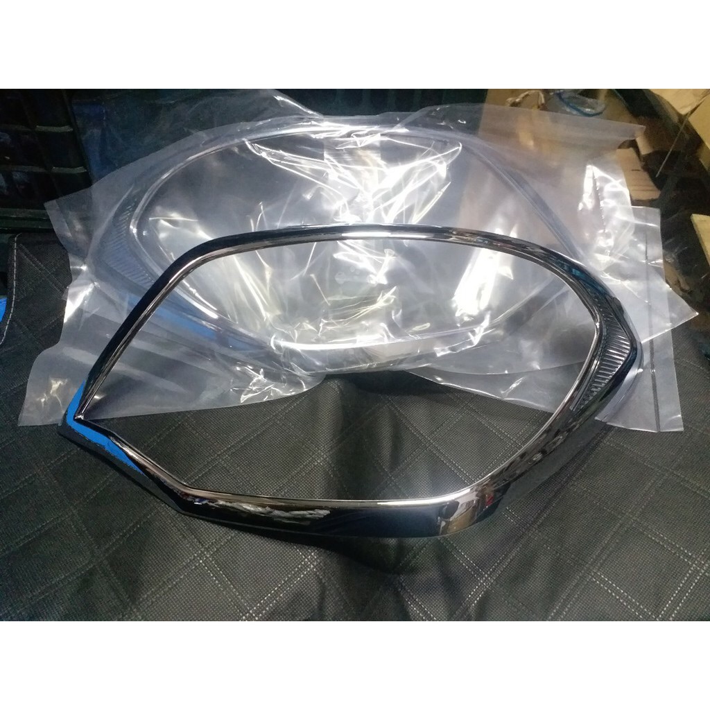 Ốp viền đèn pha + hậu attrage