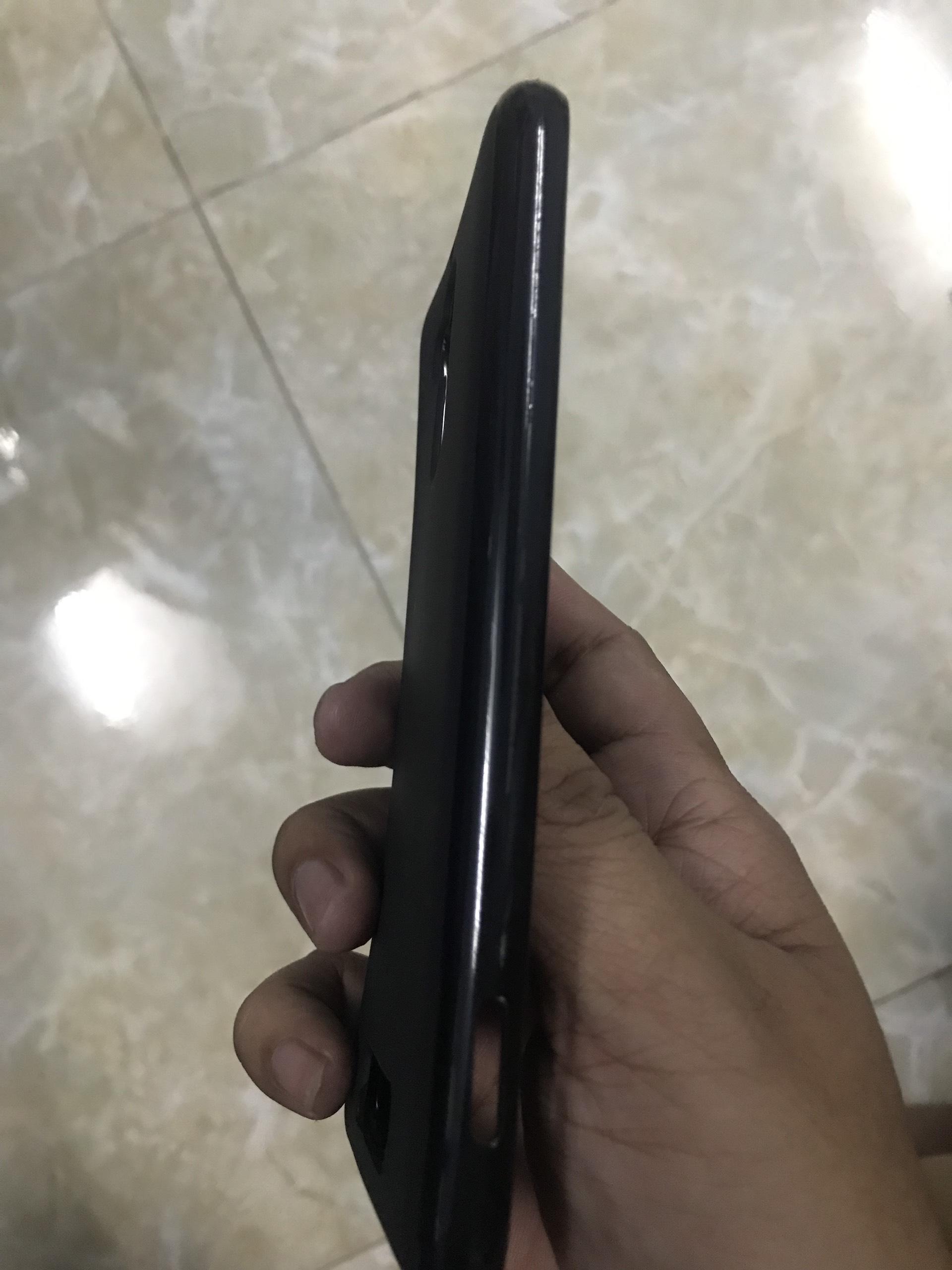 Ốp lưng Sharp R1 - đen