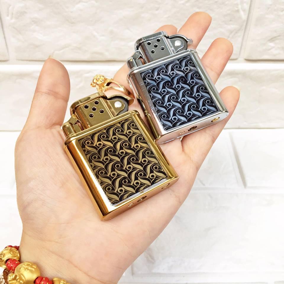 BẬT LỬA GAS ĐÁ HOA VĂN VÀNG - BẠC (CÓ HỘP) - (XÀI GAS) - Phú Hiển Store