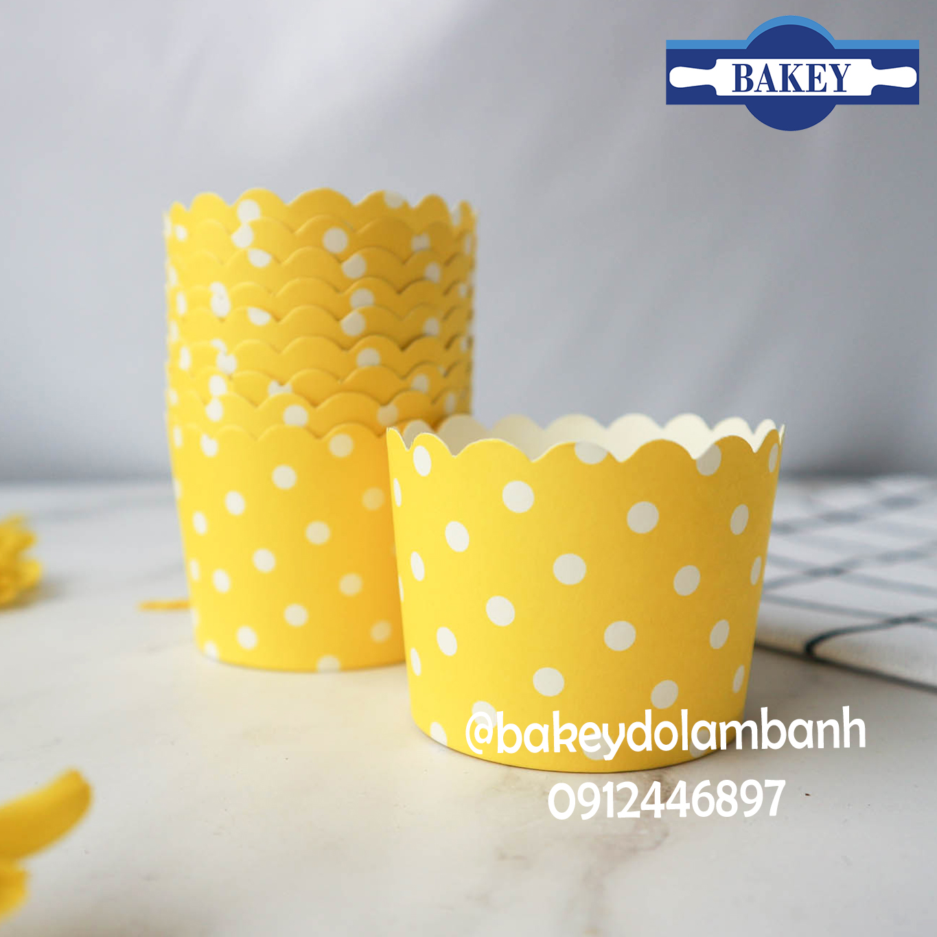 Cup giấy cứng làm cupcake set 48-50 chiếc 4x5cm