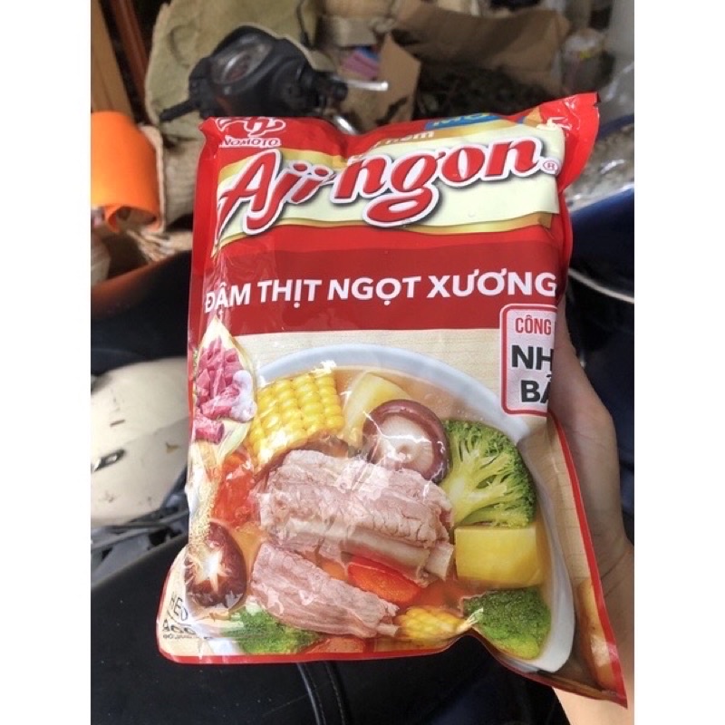 - Hạt nêm Aji-ngon ngọt đậm đà gói 900g