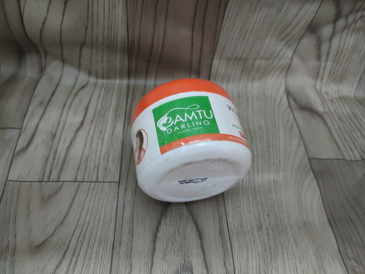 Kem massage mặt cẩm tú vitamin E hũ cam