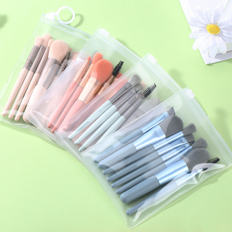 8 Piece Makeup Brush Set With Zip Bag