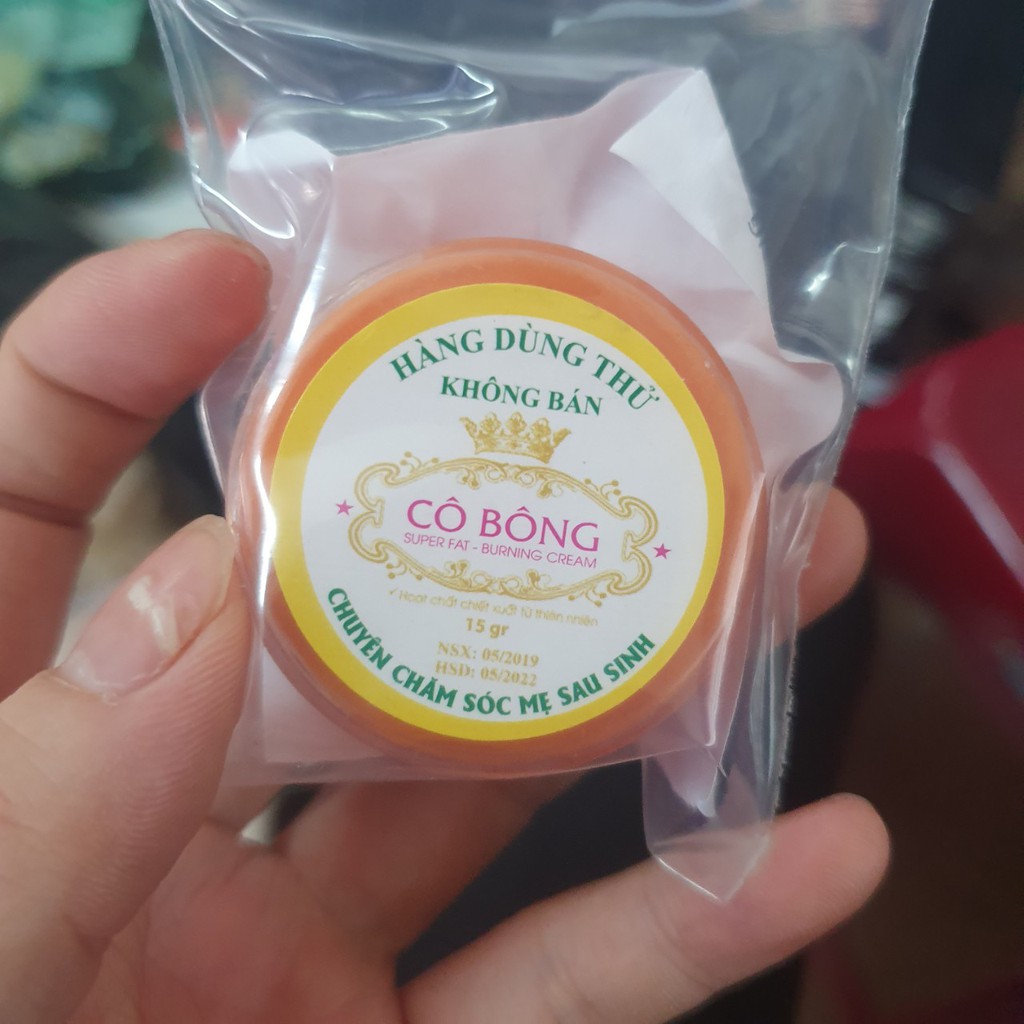 1 đôi nịt đùi cao su.