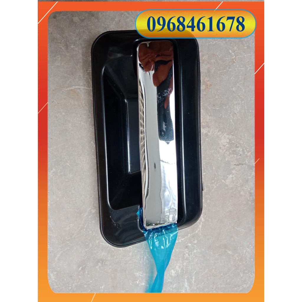 Tay mở cửa ngoài Mitsubishi Jolie