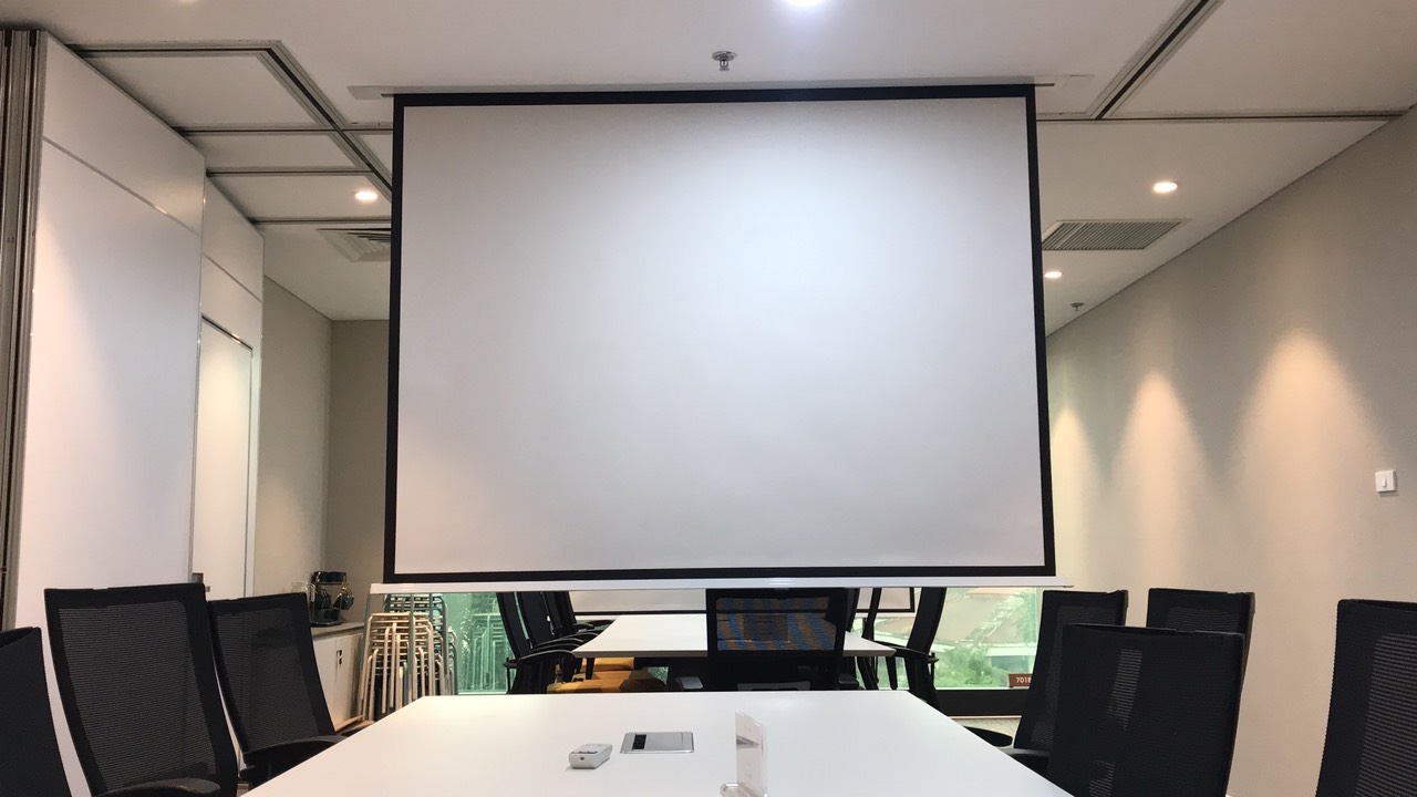 MÀN CHIẾU ĐIỆN ÂM TRẦN 100 INCH