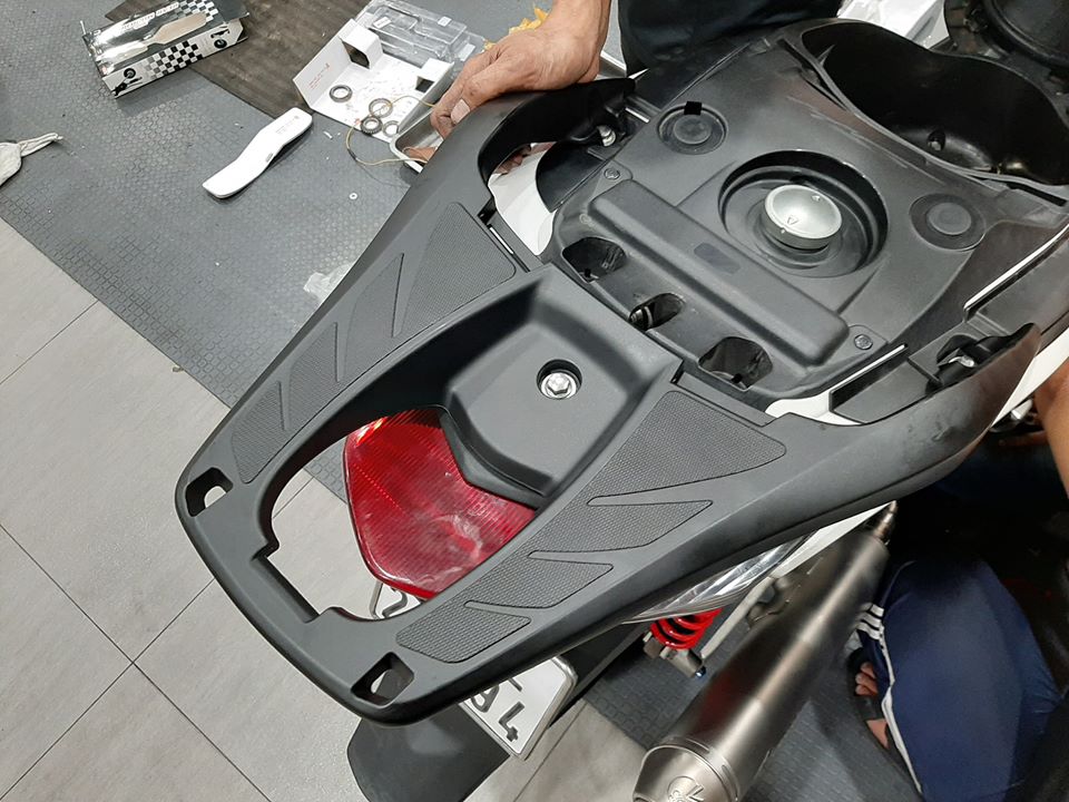 Cảng sau, tay xách 300i ZHIPAT cho SHVN 2010 - 2020 Mã SP: 240009