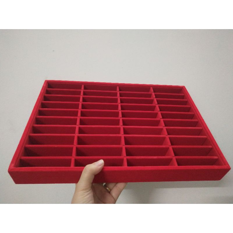 Khay nhung đựng 40 chiếc vòng hàng đẹp