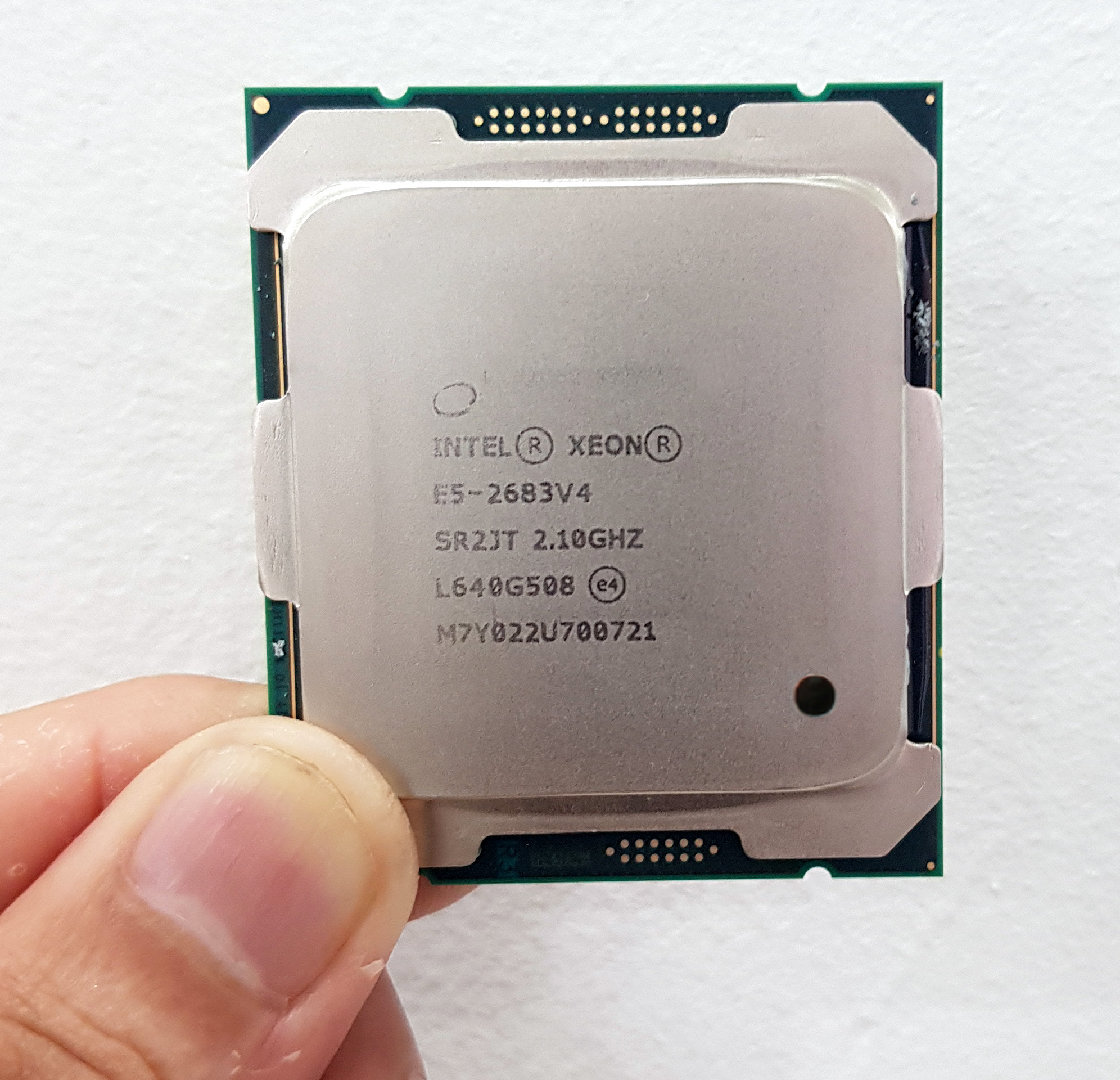 CPU INTEL XEON E5 2683V4 (16C/32T 40M CACHE 2.1GHZ TURBO 3.0GHZ) SOCKET 2011. Bảo hành 12T