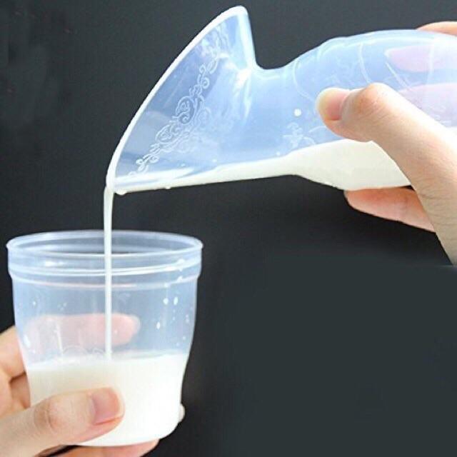 Cốc hứng sữa dolphin