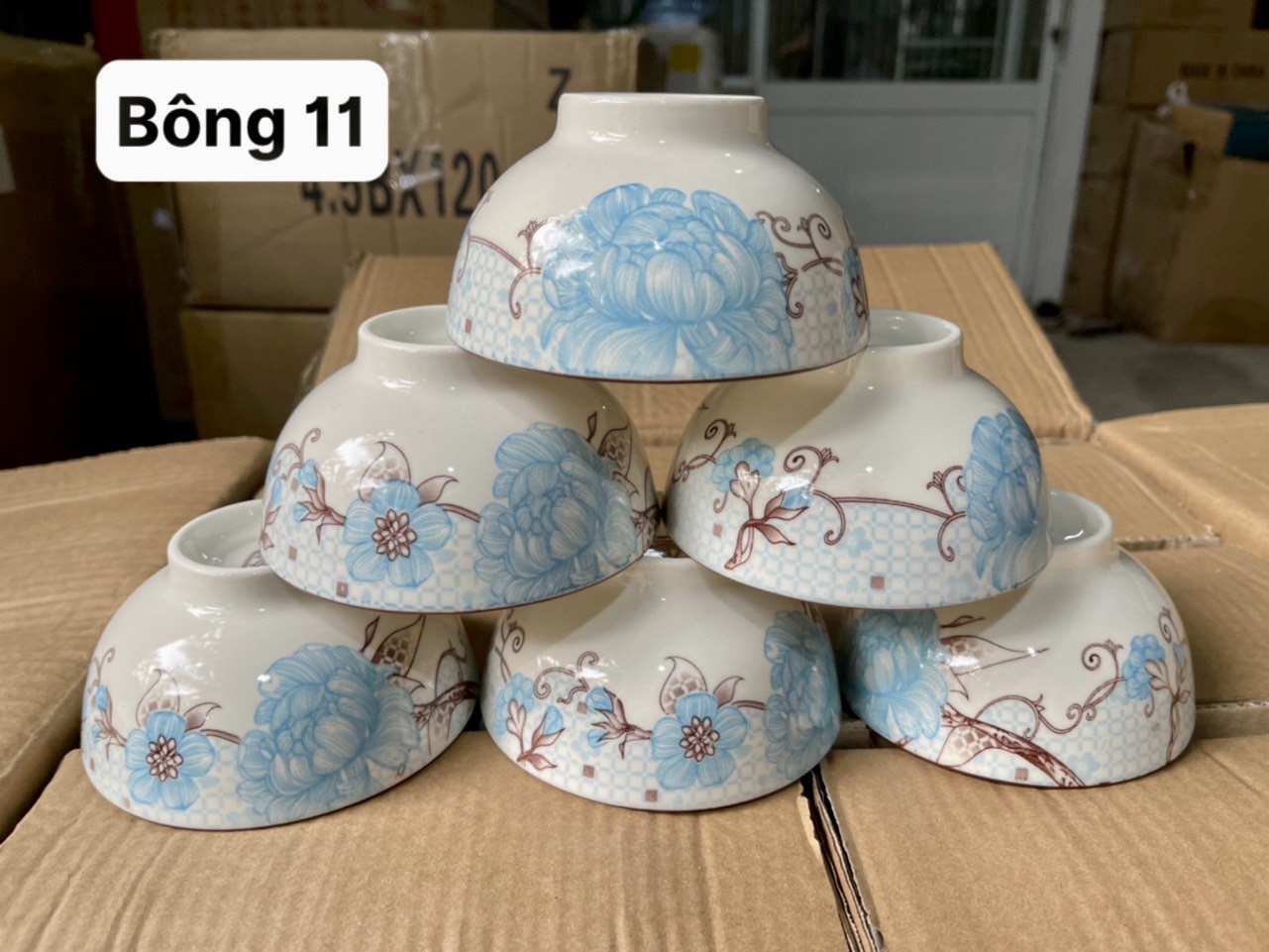 Bát sứ chiếc in hoa