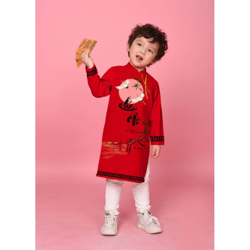 Áo dài cách tân bé trai cha mẹ