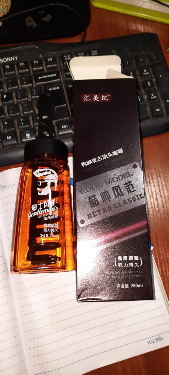 GEL VUỐT TÓC KÈM LƯỢC 260ML