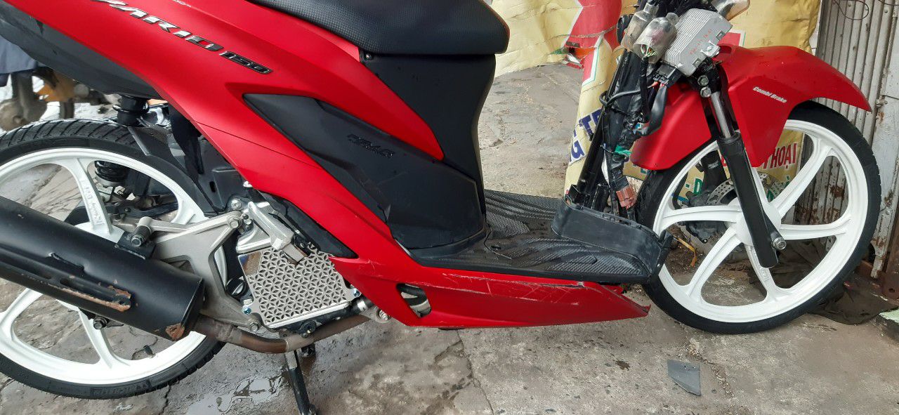 nhựa nhám yếm khóa Click/Vario18