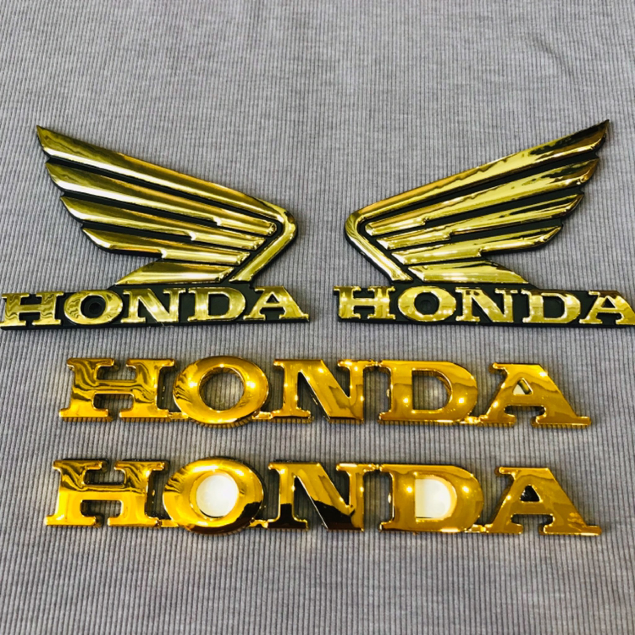 Tem dán xe máy cặp cánh chim honda và cặp chữ Honda lớn màu vàng