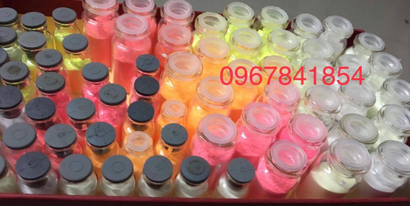 Combo 1 lọ sơn + 1 lọ bột dạ quang (Tặng cọ vẽ)