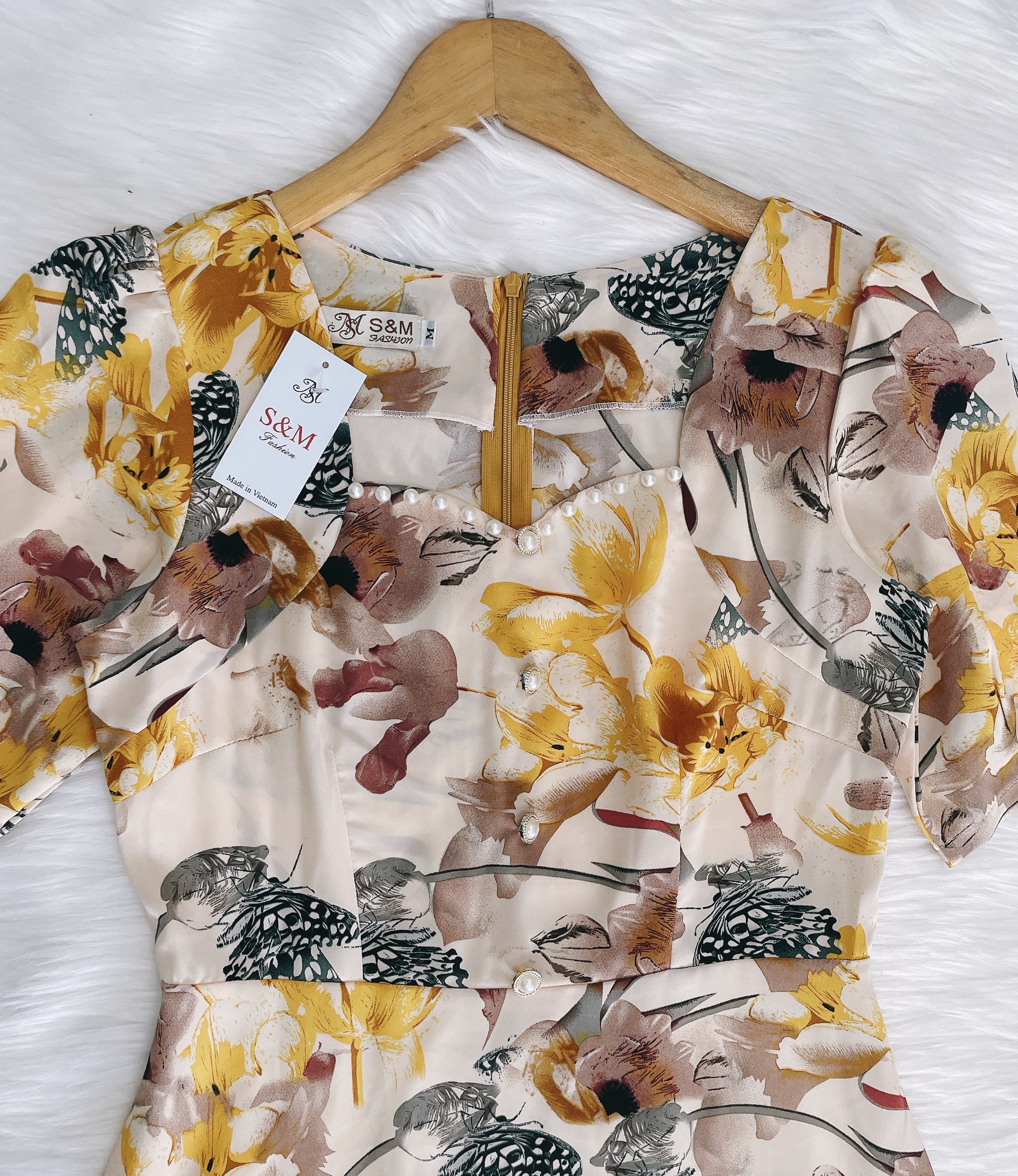 Đầm hoa form dài, cổ đính ngọc đính nút, tay phồng Misa - MS0312 (Hình thật shop chụp)