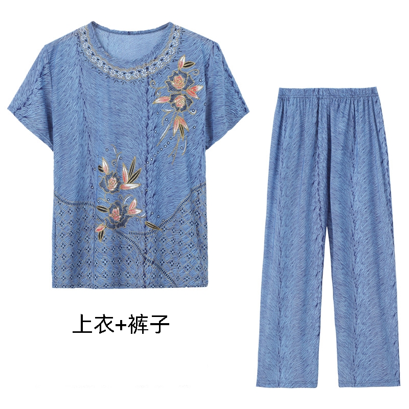 Bộ đồ nữ trung niên mặc nhà