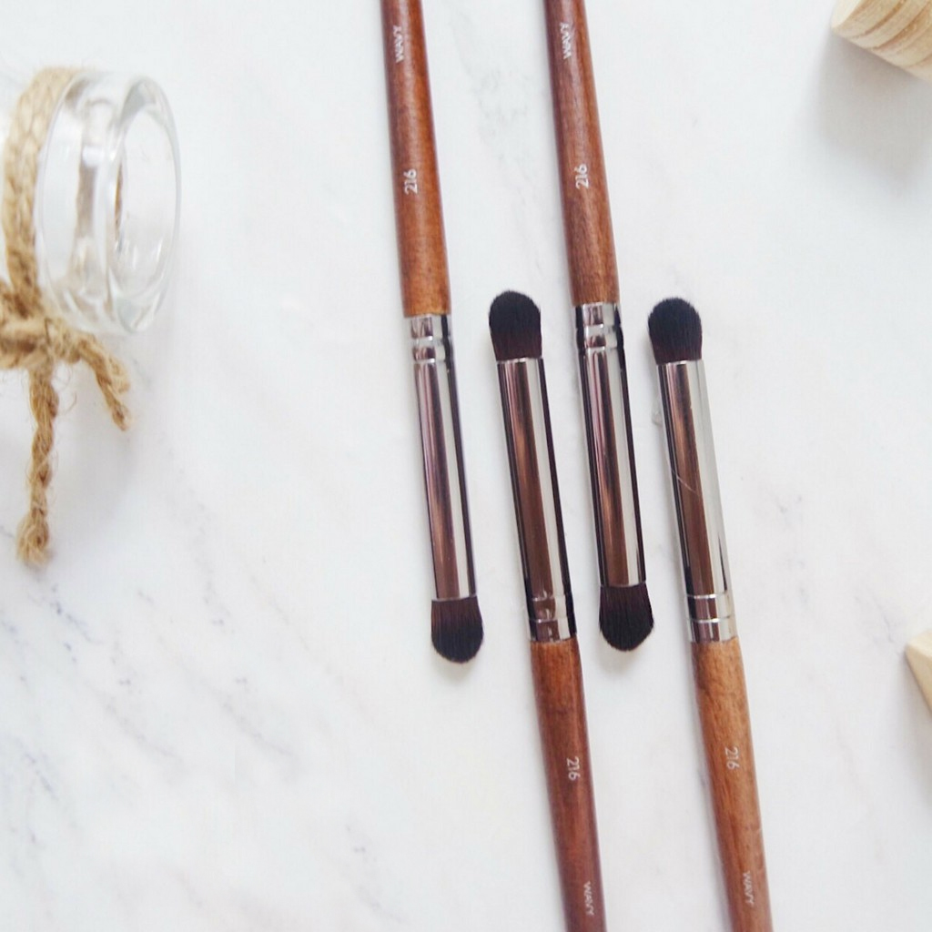 [HCM]Cọ Nhấn Đuôi Và Hốc Mắt Makeup Forever 216