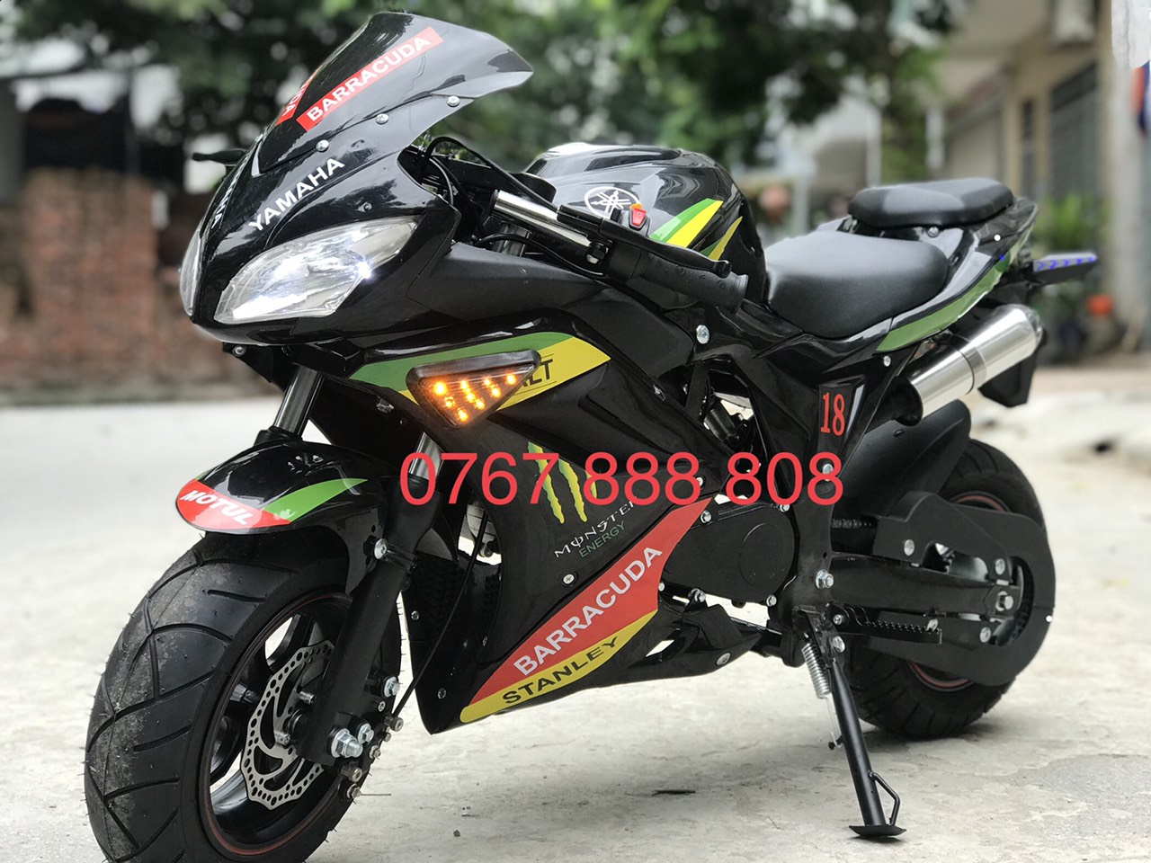 Giá bán môtô Yamaha R15 v3 2017 chỉ 99 triệu đồng tại Việt Nam