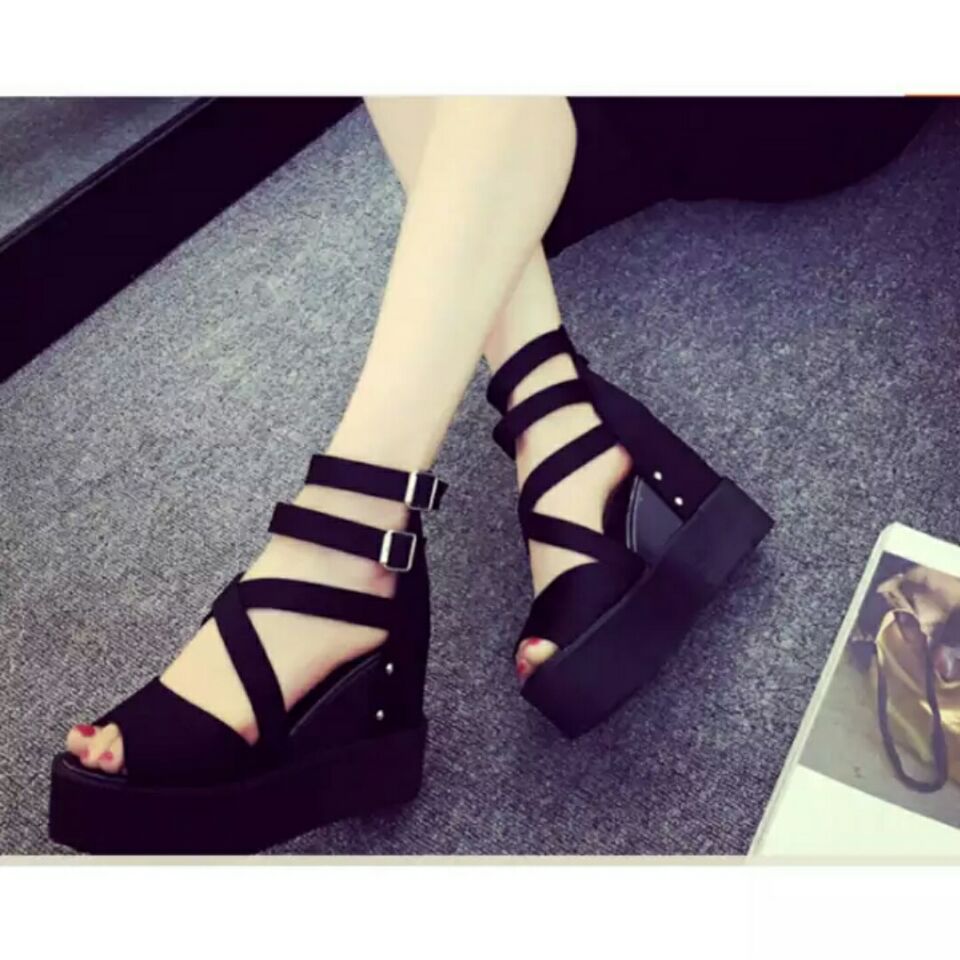 [HCM]giày sandal đế xuồng đan dây