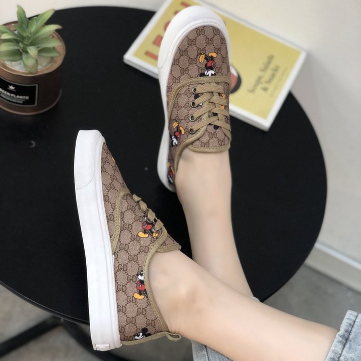 Giày thể thao nữ mickey