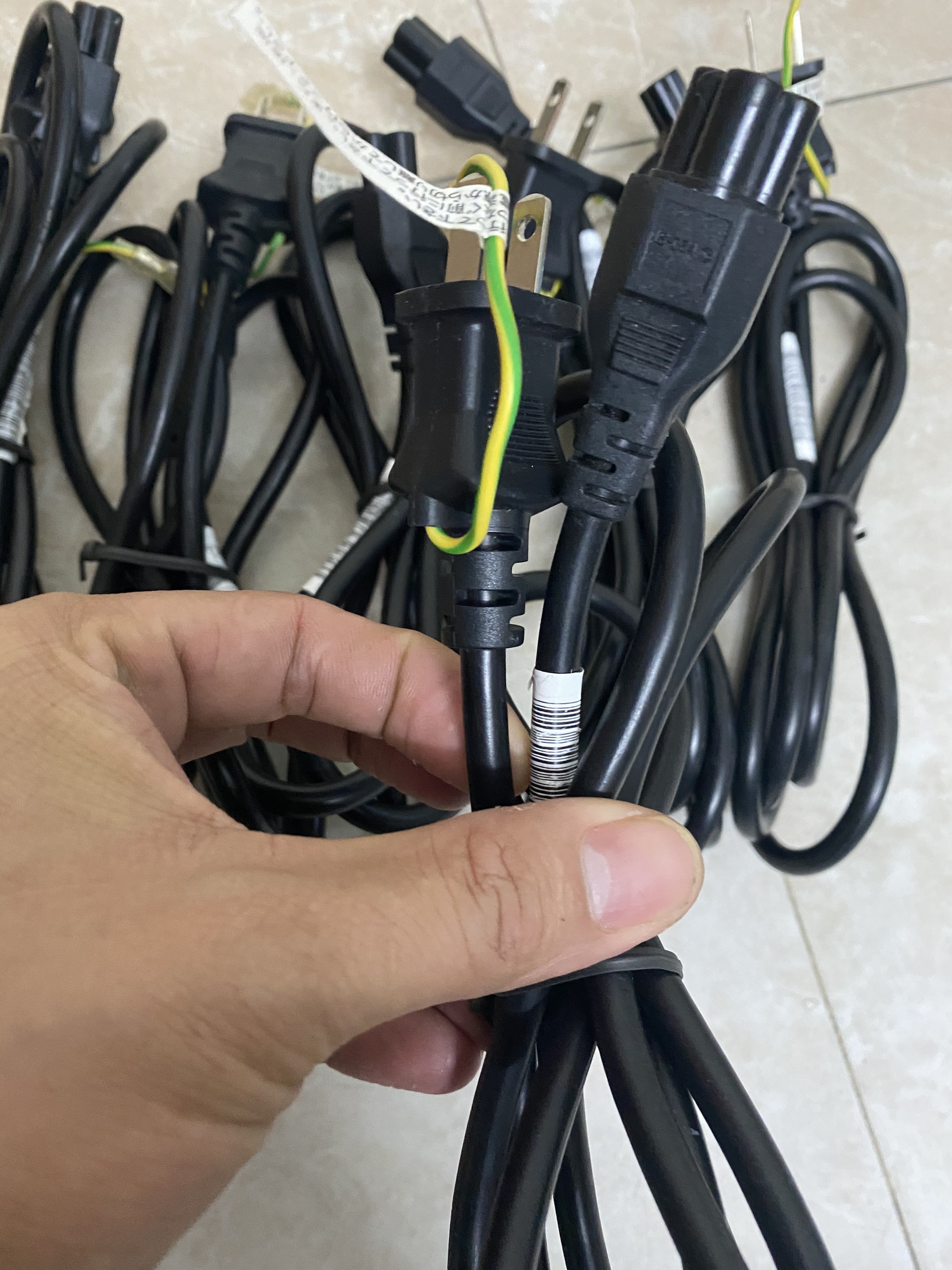 Dây nguồn sạc laptop 3 lỗ tròn Nhật Bản loại bền