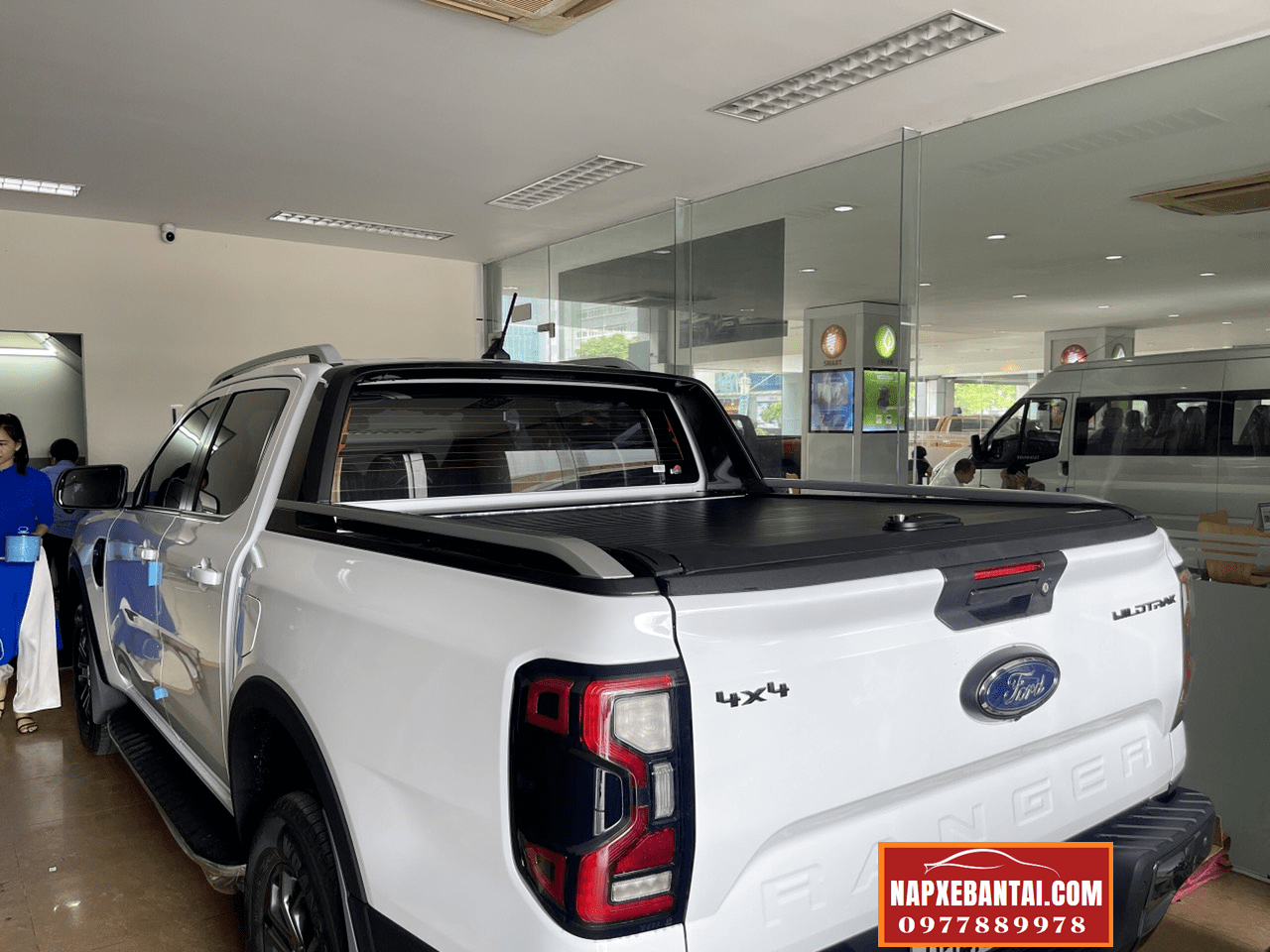NẮP THÙNG CUỘN CƠ FORD RANGER 2023 CAO CẤP (CHƯA BAO GỒM THANH THỂ THAO)