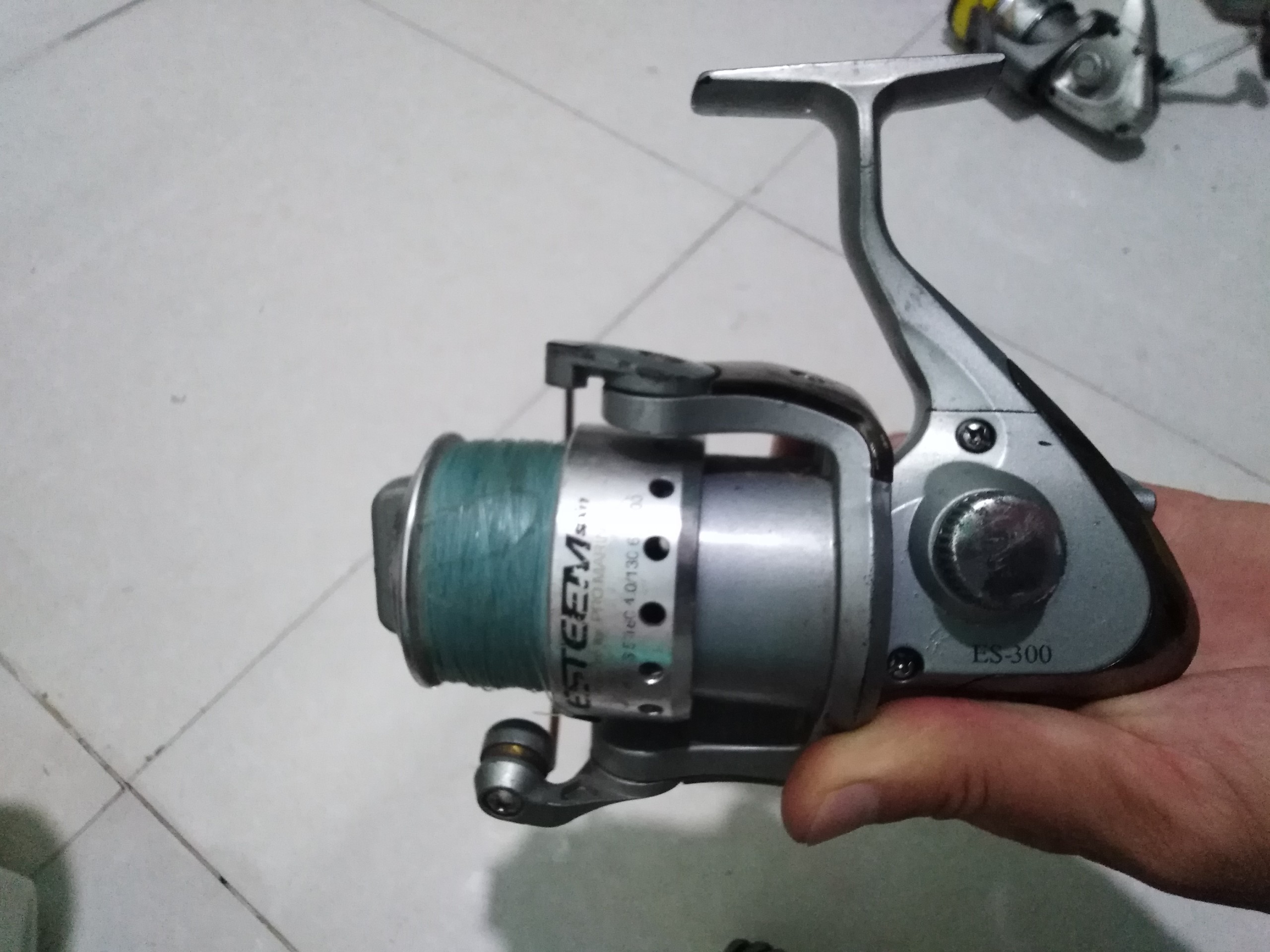 Máy câu bãi nhật Esteem spin
