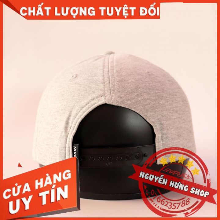 Nón snapback - nón hiphop trơn xám bạc logo NIXON vuông
