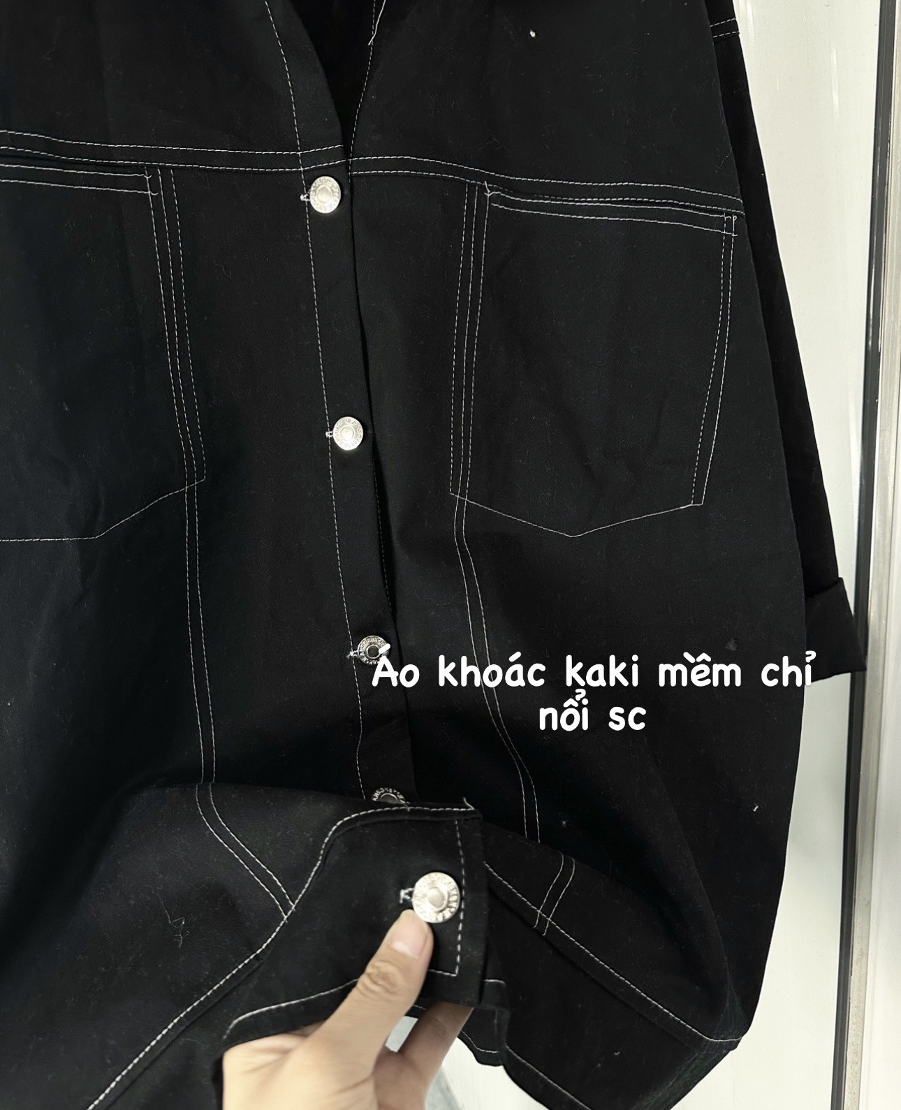Áo khoác kaki cúc đồng đứng from màu đen