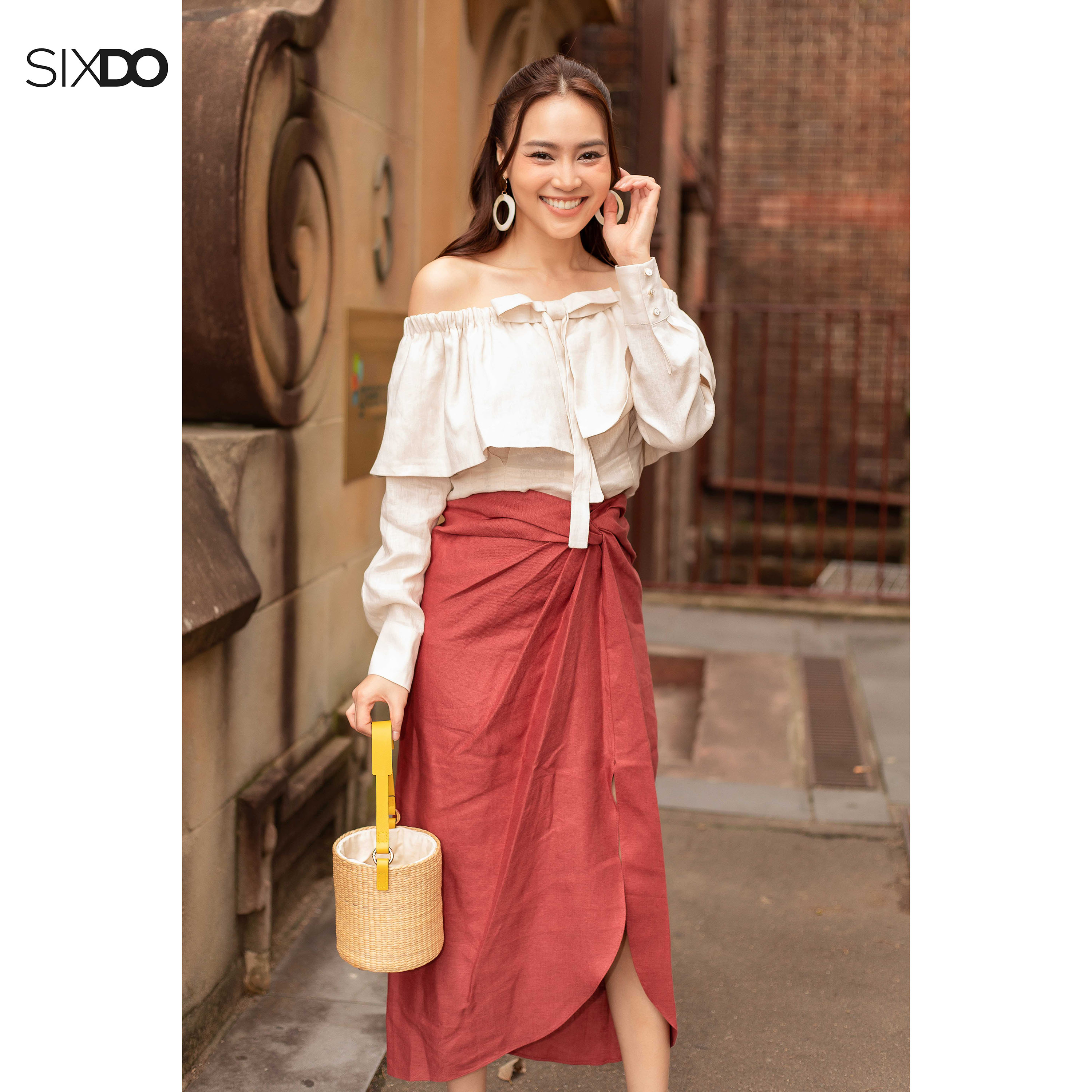 Áo linen nữ trễ vai dài tay SIXDO