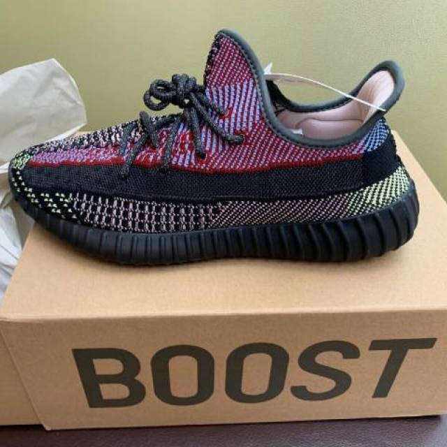 Giày sneaker adidas Yeezy 350v2 Yecheil