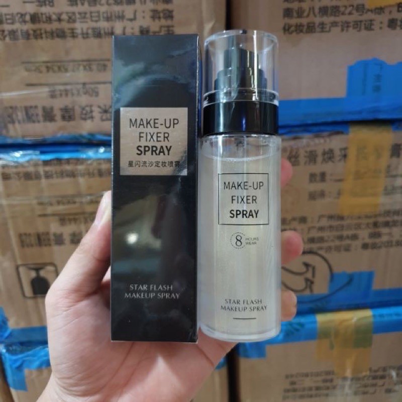 Xịt khoá trang điểm Trung Star Make Up Spray